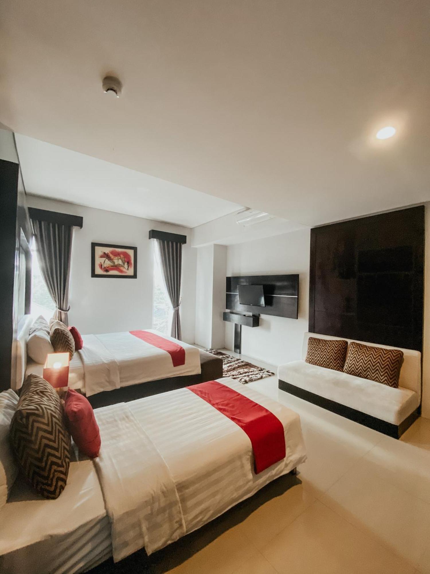 Prima Sr Hotel & Convention Yogyakarta Селеман Екстер'єр фото