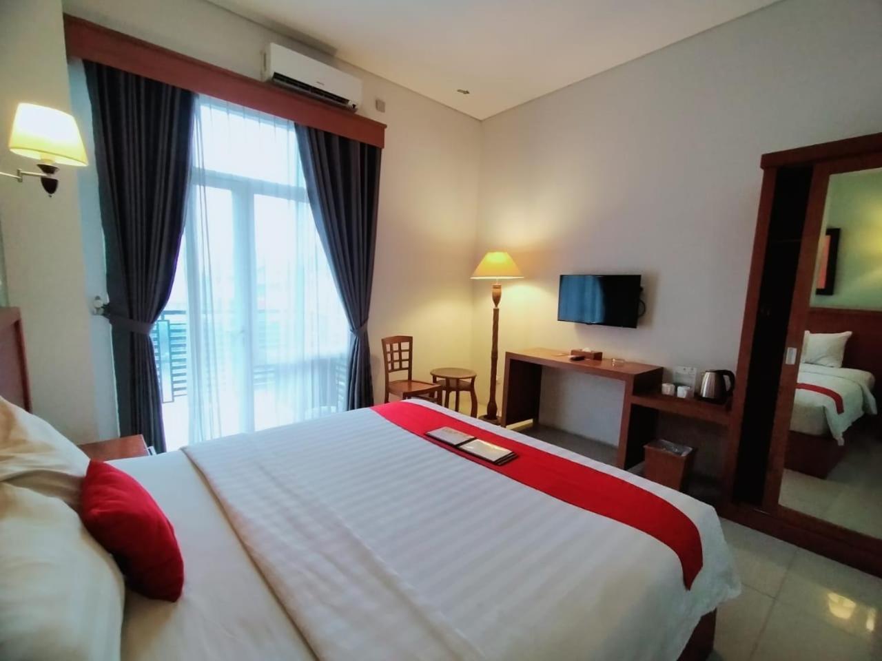Prima Sr Hotel & Convention Yogyakarta Селеман Екстер'єр фото