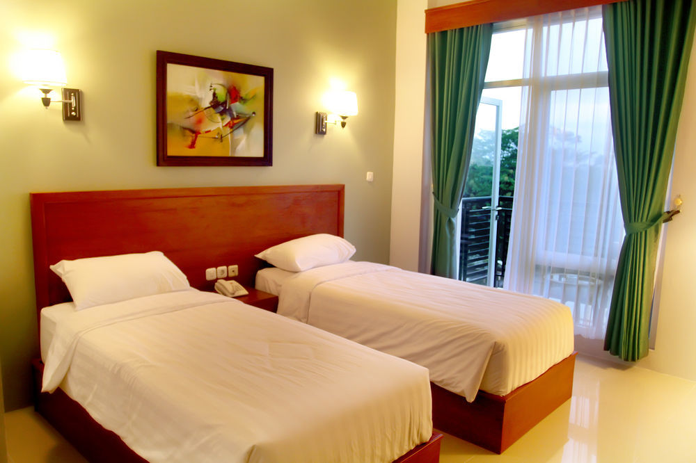 Prima Sr Hotel & Convention Yogyakarta Селеман Екстер'єр фото