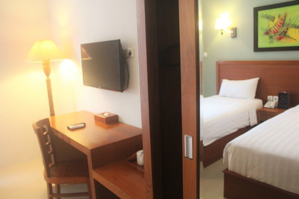 Prima Sr Hotel & Convention Yogyakarta Селеман Екстер'єр фото