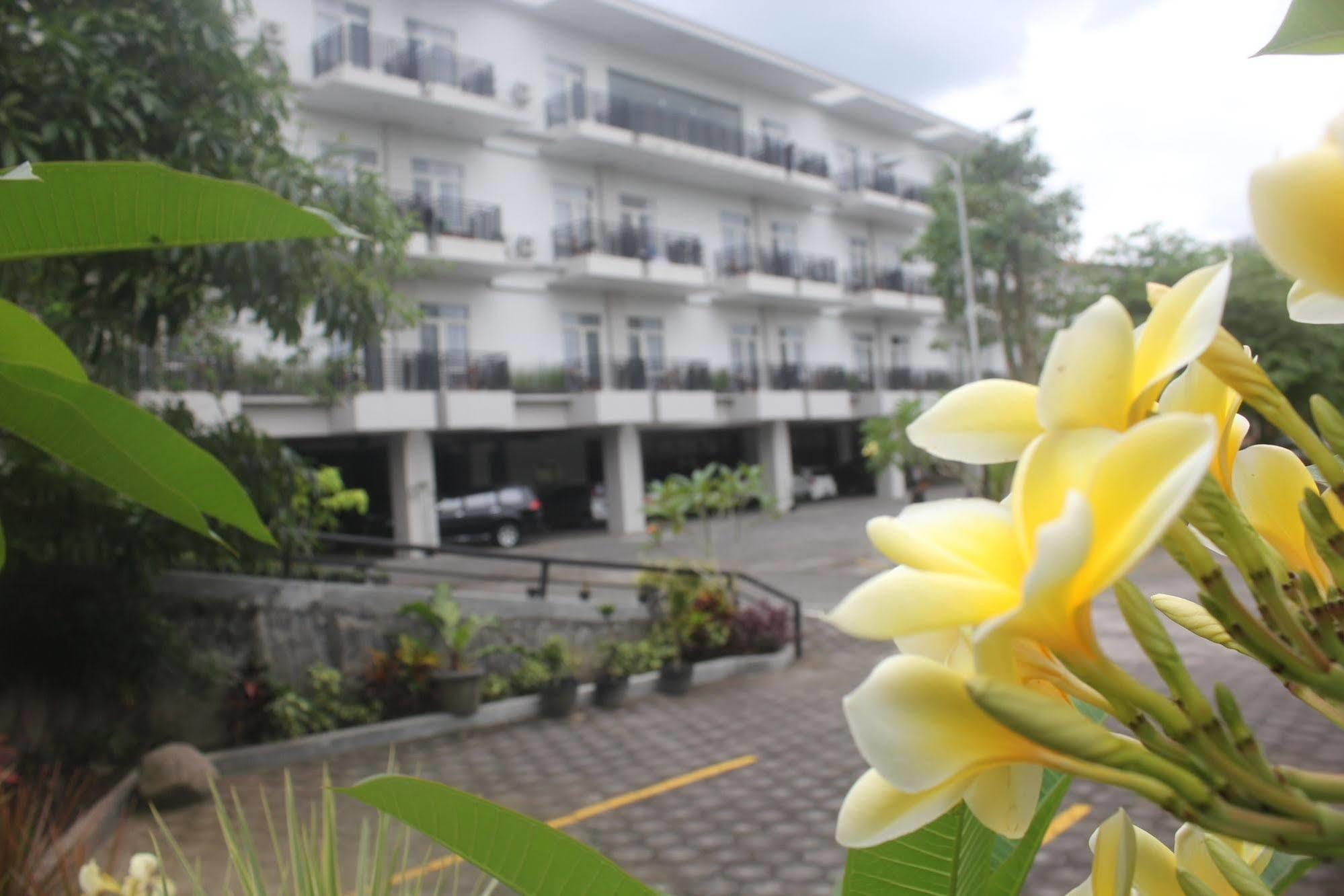 Prima Sr Hotel & Convention Yogyakarta Селеман Екстер'єр фото