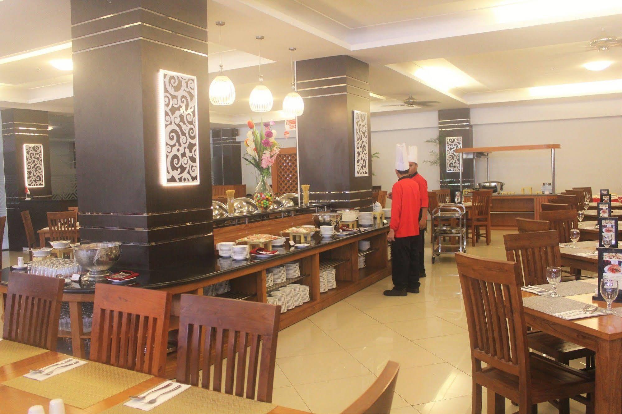 Prima Sr Hotel & Convention Yogyakarta Селеман Екстер'єр фото