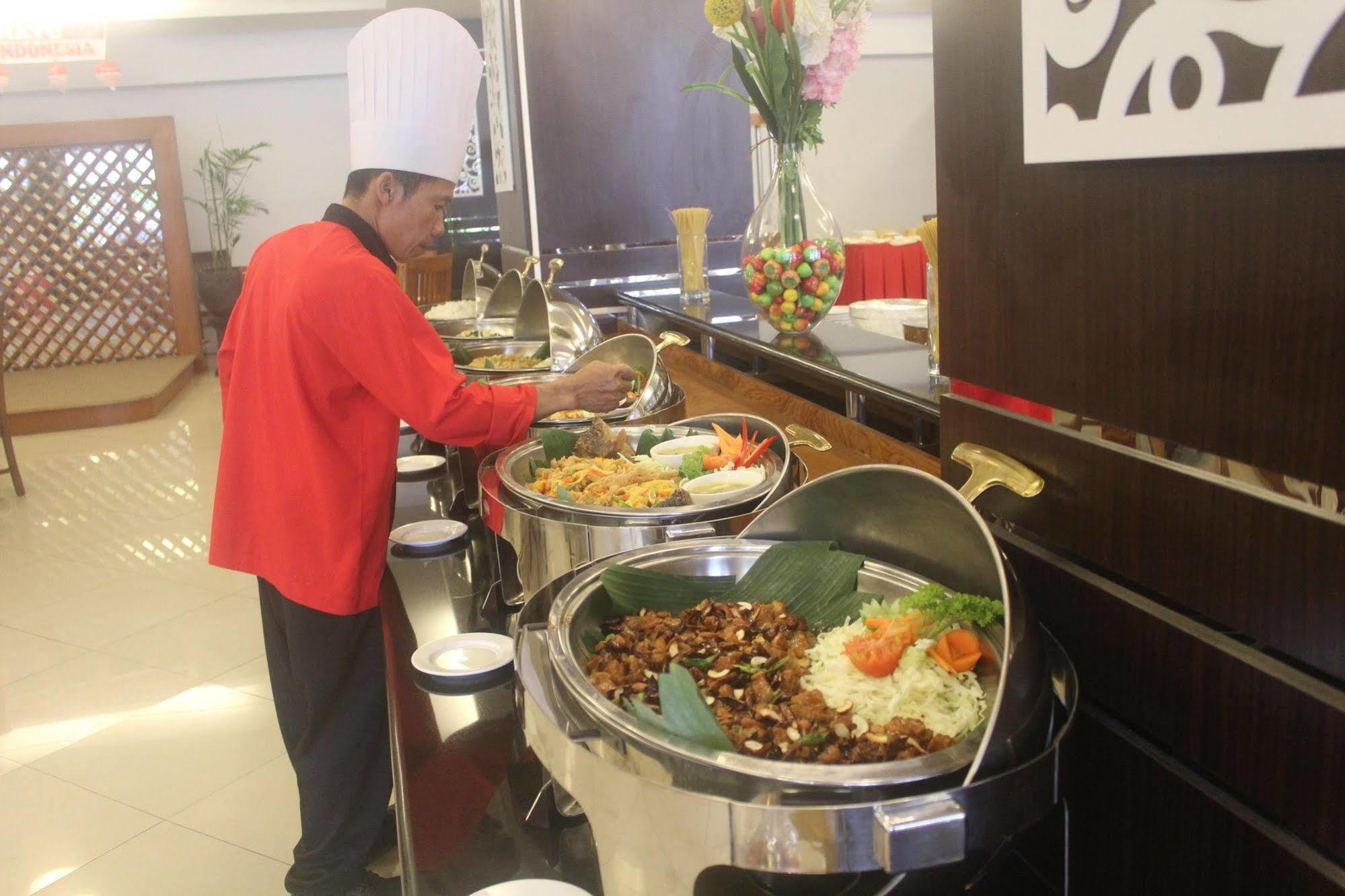 Prima Sr Hotel & Convention Yogyakarta Селеман Екстер'єр фото